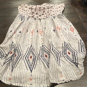 Super cute Roxy tube top with flowy bottom